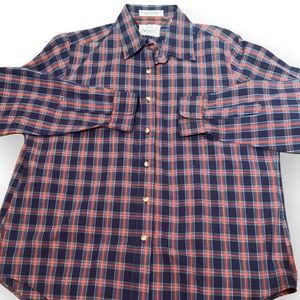 Vintage the Woolrich woman plaid buttondown shirt
